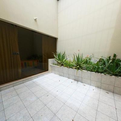 ALQUILER DE CASA EN CALLE LOS SAUCES, URB. SANTA VICTORIA